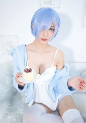 婴儿竖抱头撞来撞去_高清免费观看超清